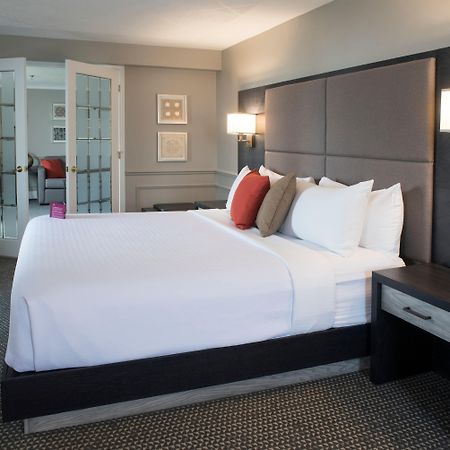 Crowne Plaza Fredericton Lord Beaverbrook By Ihg Exterior photo