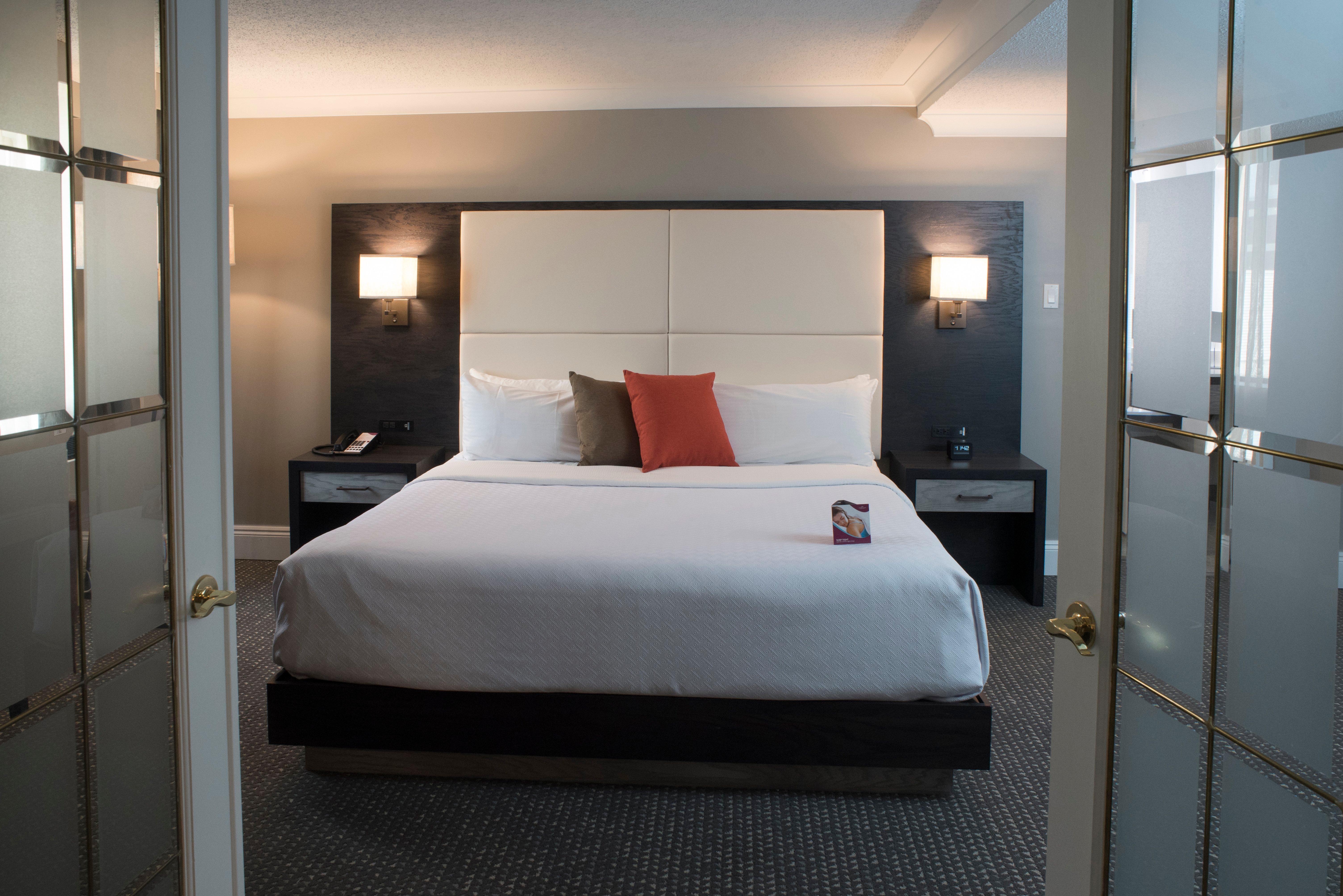 Crowne Plaza Fredericton Lord Beaverbrook By Ihg Exterior photo