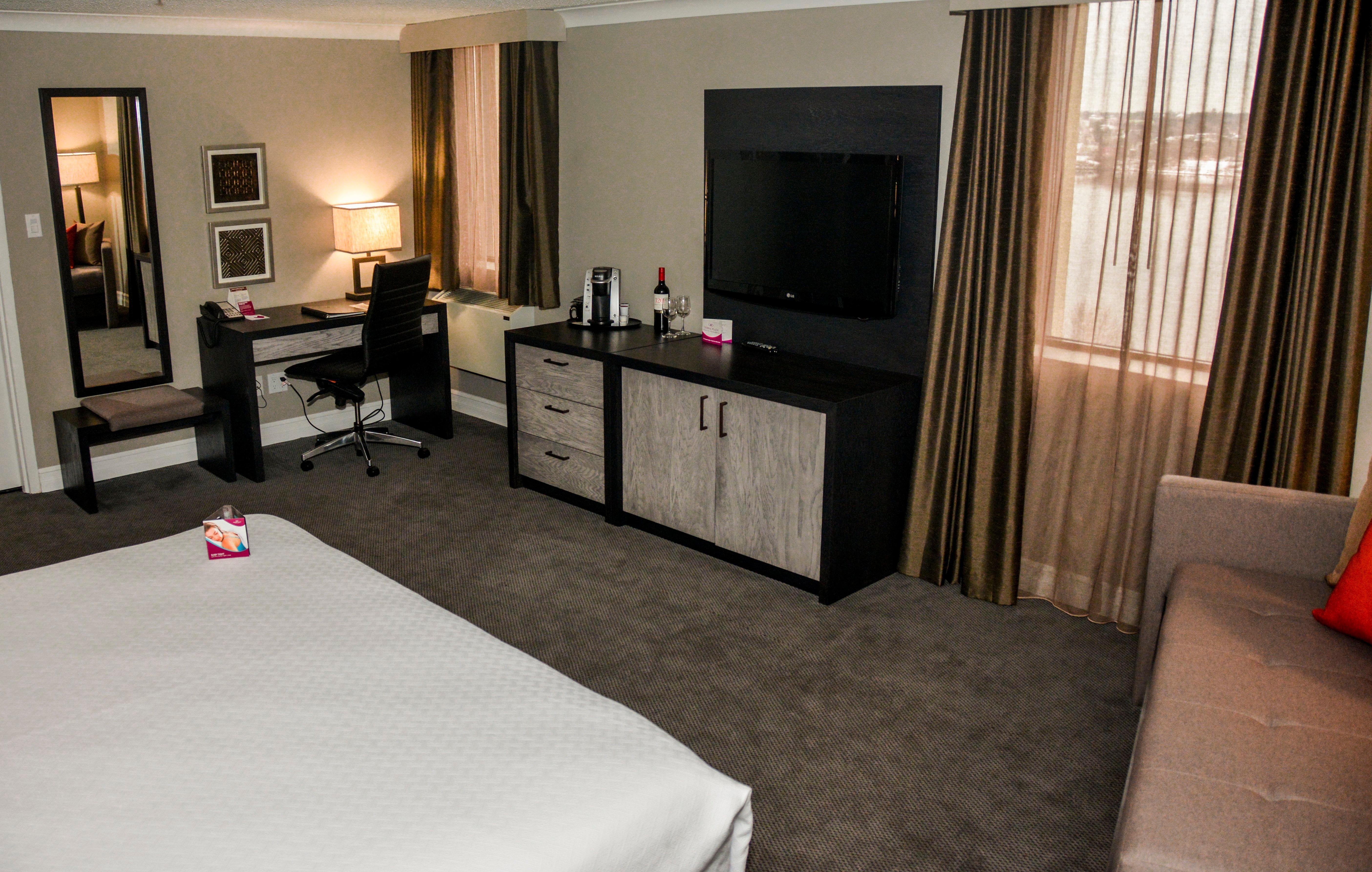 Crowne Plaza Fredericton Lord Beaverbrook By Ihg Exterior photo
