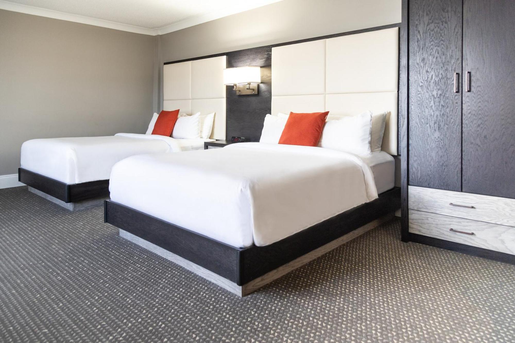 Crowne Plaza Fredericton Lord Beaverbrook By Ihg Exterior photo