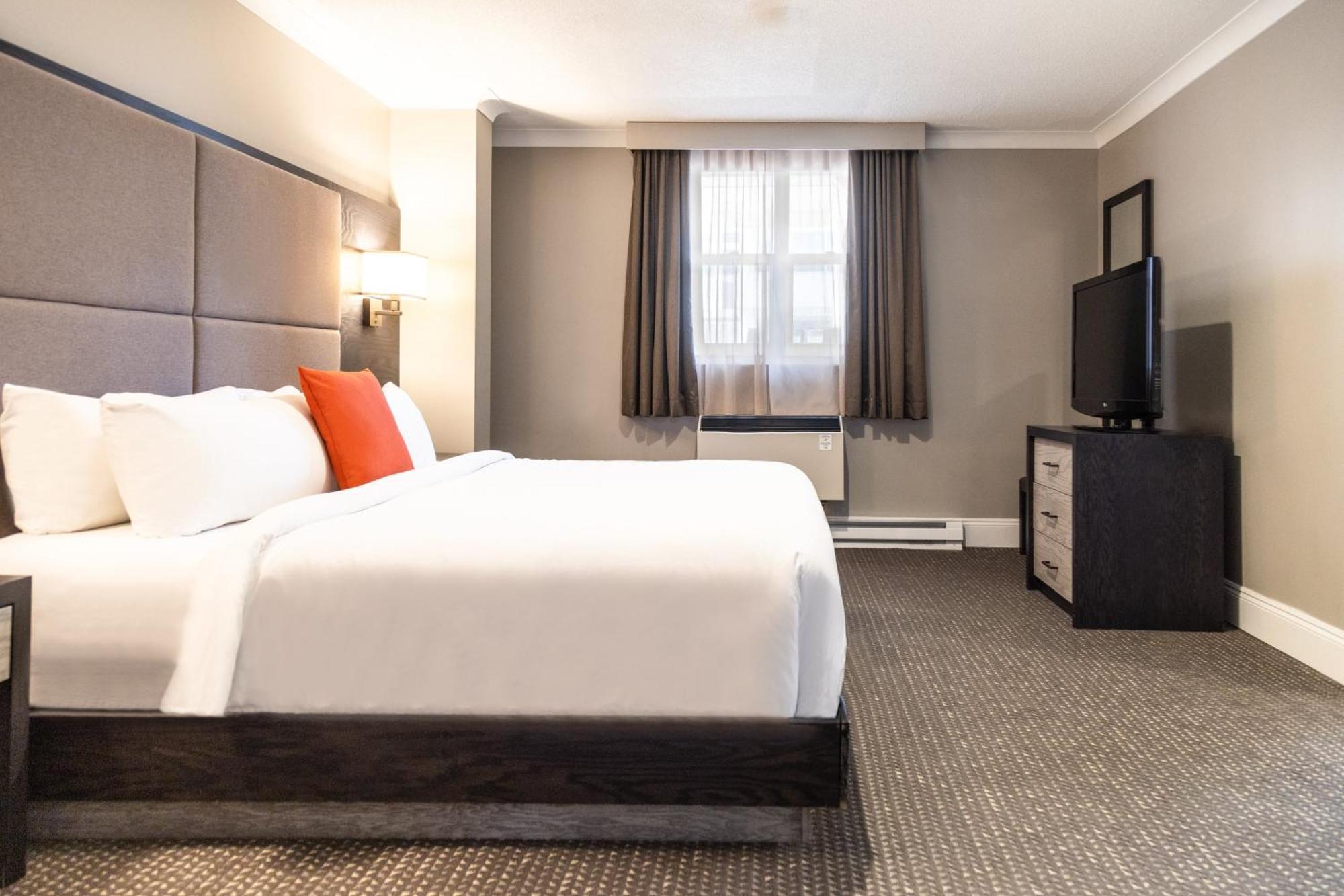 Crowne Plaza Fredericton Lord Beaverbrook By Ihg Exterior photo