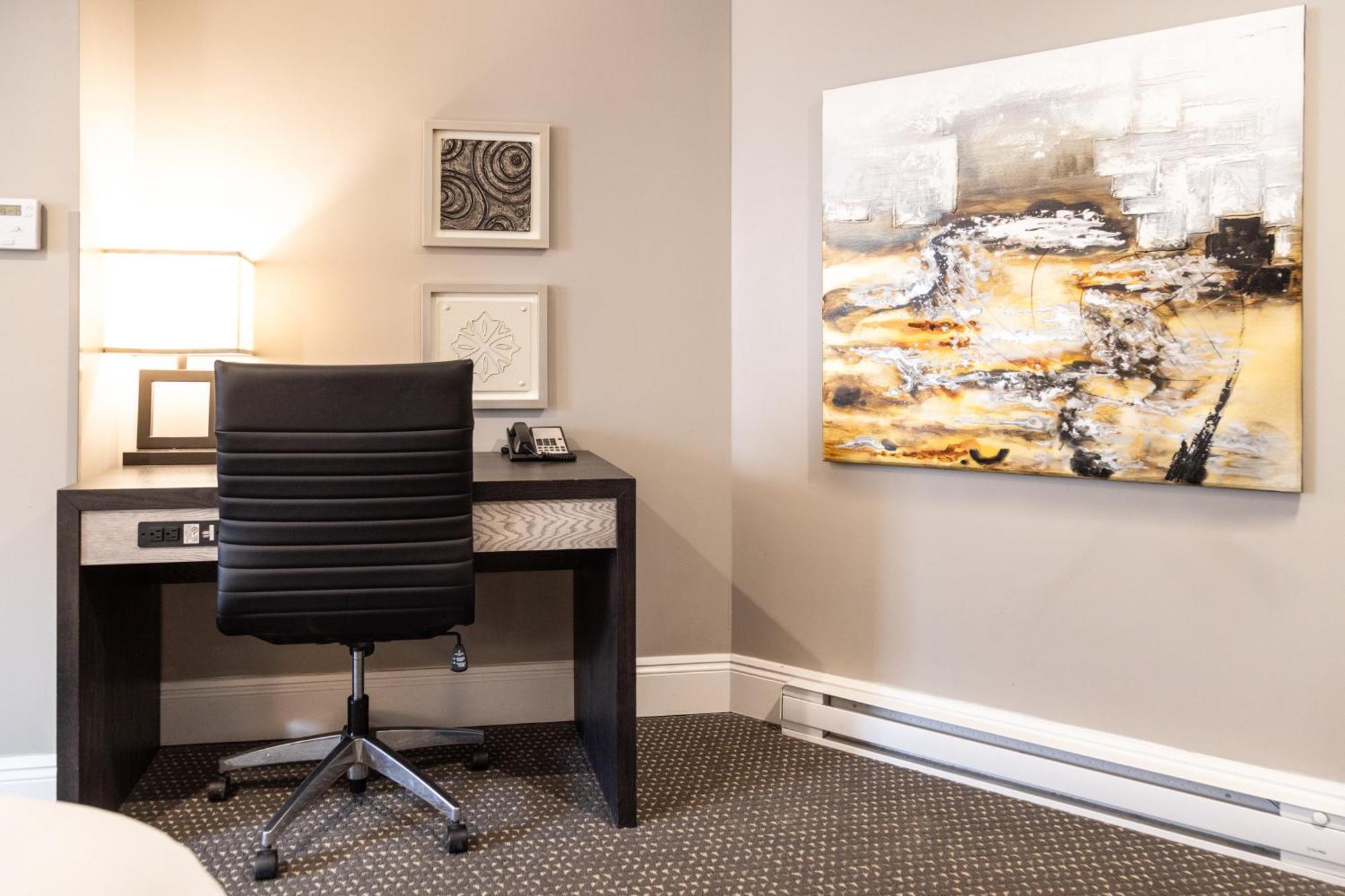 Crowne Plaza Fredericton Lord Beaverbrook By Ihg Exterior photo