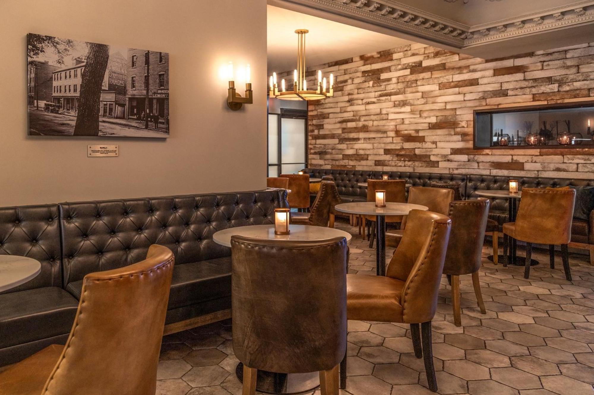 Crowne Plaza Fredericton Lord Beaverbrook By Ihg Exterior photo